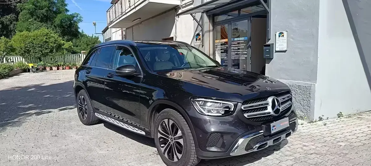Usata Mercedes GLC220 194 CV (142 kW) 2022 Nero SUV