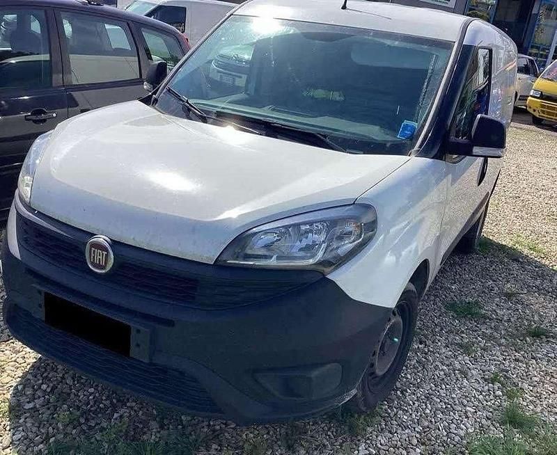 Usata Fiat Doblò Easy 95 CV (69 kW) 2021 Bianco Monovolume