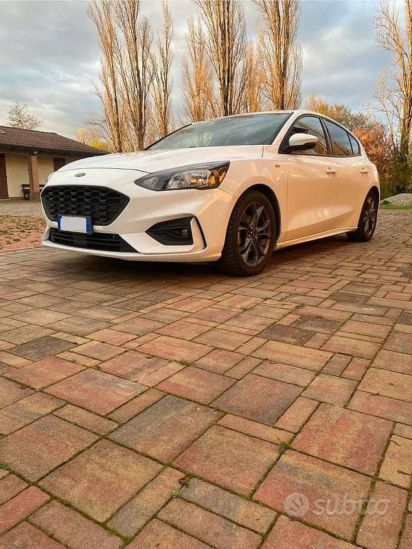 Usata Ford Focus 125 CV (91 kW) 2019 Bianco Berlina