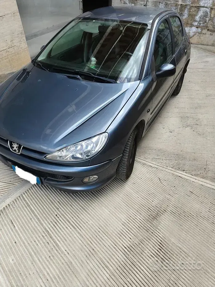 Usata Peugeot 206 68 CV (50 kW) 2007 Grigio Utilitaria