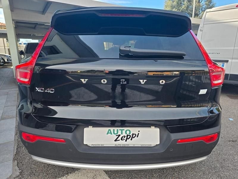 Usata Volvo XC40 129 CV (94 kW) 2022 Nero SUV