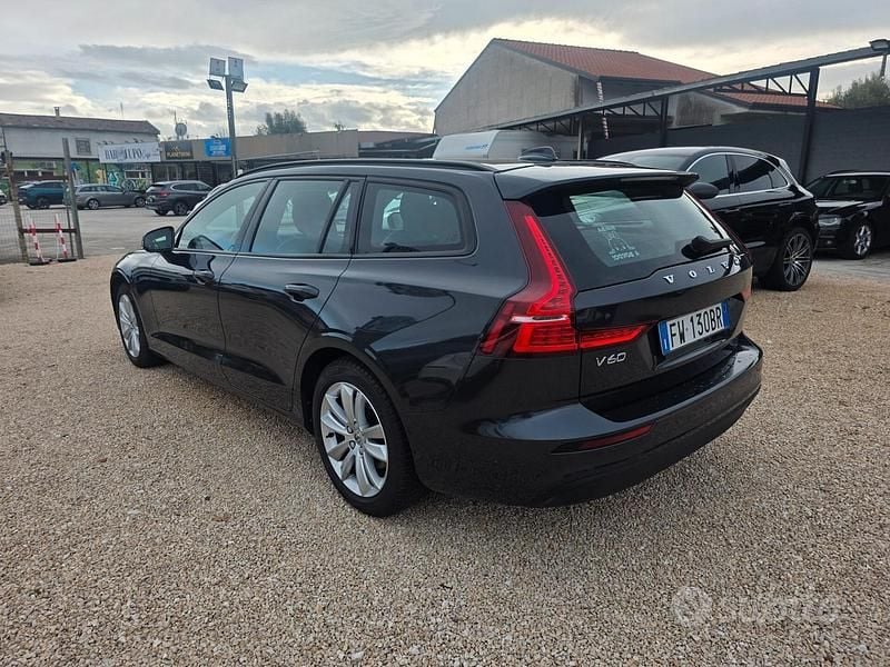 Usata Volvo V60 R-Design 150 CV (110 kW) 2019 Grigio Station wagon