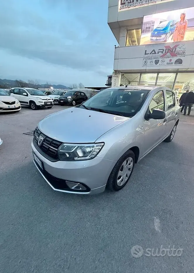 Usata Dacia Sandero Comfort 75 CV (55 kW) 2018 Grigio Berlina