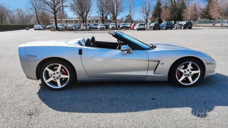 Usata Corvette C6 404 CV (297 kW) 2005 Argento Cabrio
