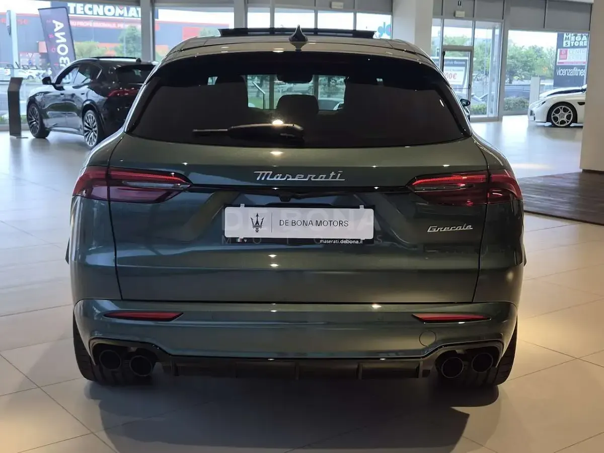 Nuova Maserati Grecale 330 CV (242 kW) 2026 Verde royale SUV