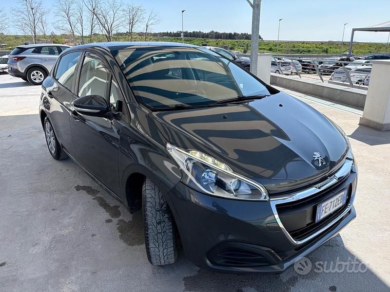 Usata Peugeot 208 Active 75 CV (55 kW) 2016 Grigio Utilitaria