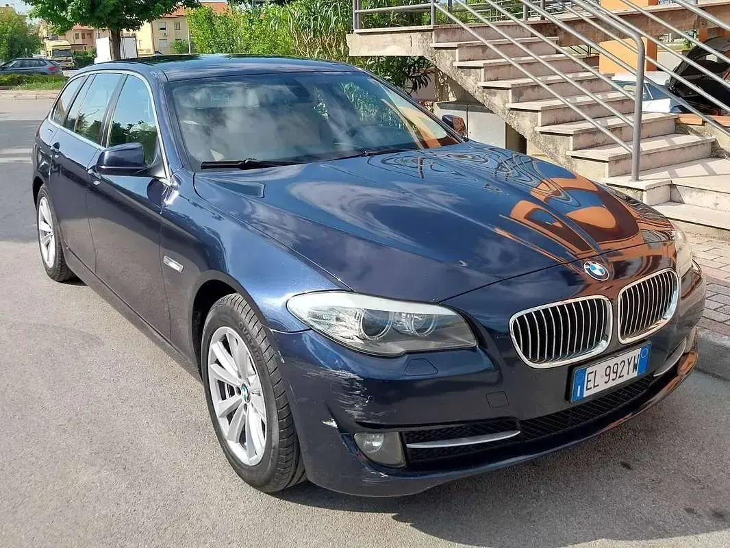 Usata BMW 520 184 CV (135 kW) 2012 Blu/azzurro Station wagon