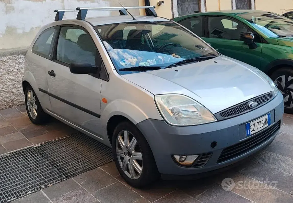 Usata Ford Fiesta 75 CV (55 kW) 2005 Utilitaria