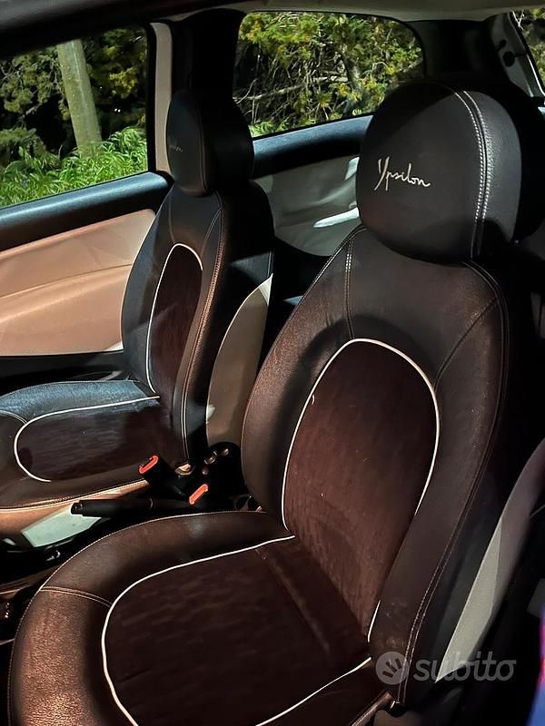 Usata Lancia Ypsilon 75 CV (55 kW) 2011 Bianco Utilitaria