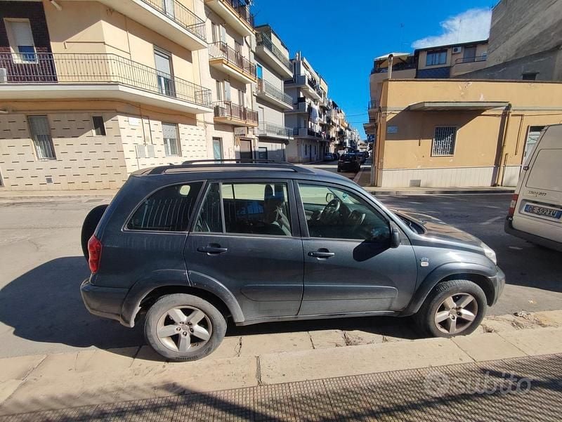 Usata Toyota RAV4 2005 Grigio SUV