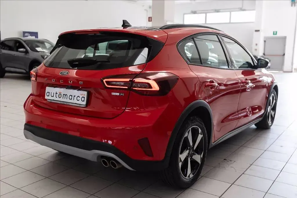 Usata Ford Focus Active 125 CV (91 kW) 2023 Rosso race Berlina