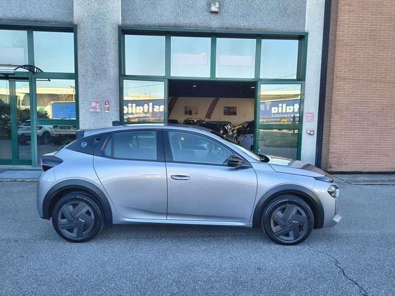 Usata Lancia Ypsilon 101 CV (74 kW) 2025 Argento Utilitaria