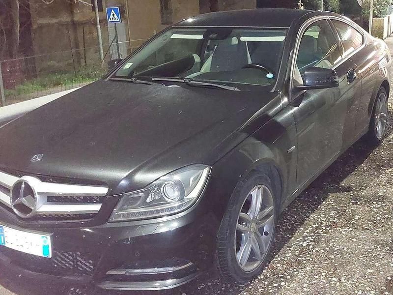 Usata Mercedes C220 Avantgarde 170 CV (125 kW) 2011 Nero Coupé
