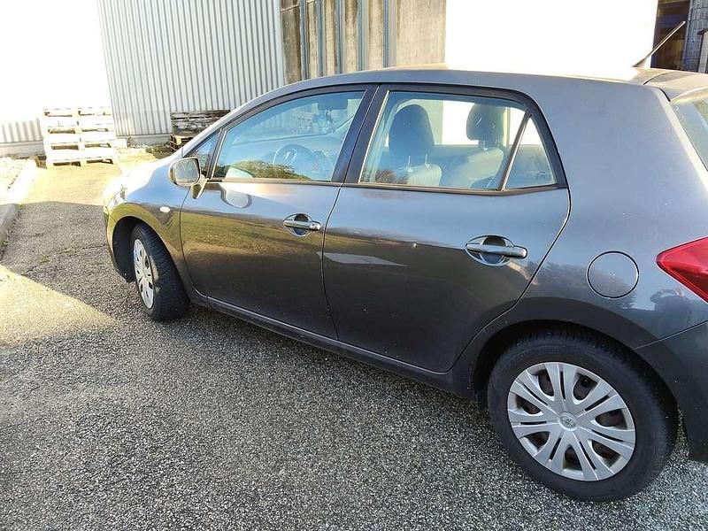 Usata Toyota Auris Sol 124 CV (91 kW) 2009 Berlina