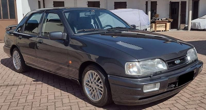 Usata Ford Sierra RS 200 CV (147 kW) 1990 Grigio Berlina