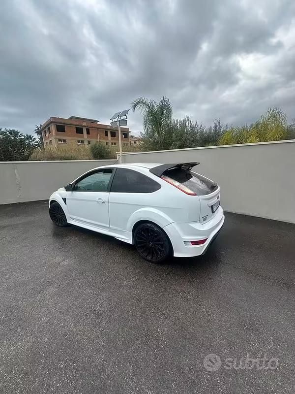 Usata Ford Focus ST 225 CV (165 kW) 2008 Bianco Berlina