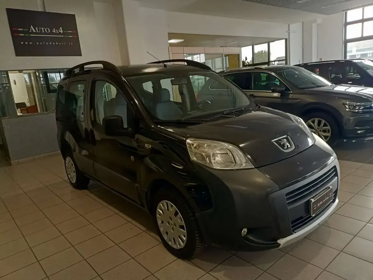 Usata Peugeot Bipper Active 75 CV (55 kW) 2014 Nero Monovolume