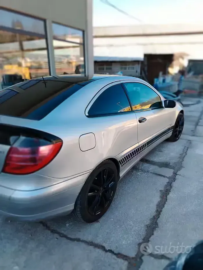 Usata Mercedes C220 143 CV (105 kW) 2001 Grigio Coupé