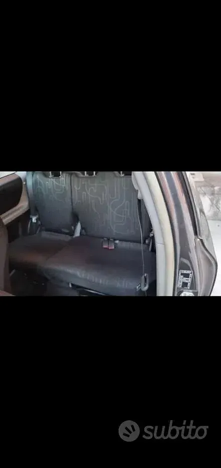 Usata Toyota Yaris 65 CV (47 kW) 2010 Utilitaria