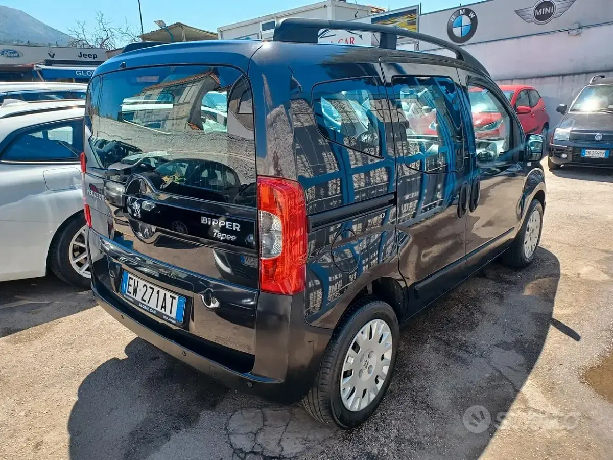 Usata Peugeot Bipper Style 75 CV (55 kW) 2014 Nero Monovolume