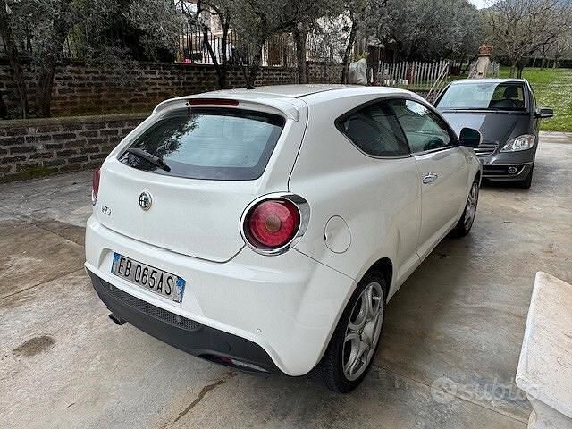 Usata Alfa Romeo MiTo Distinctive 120 CV (88 kW) 2010 Bianco Utilitaria