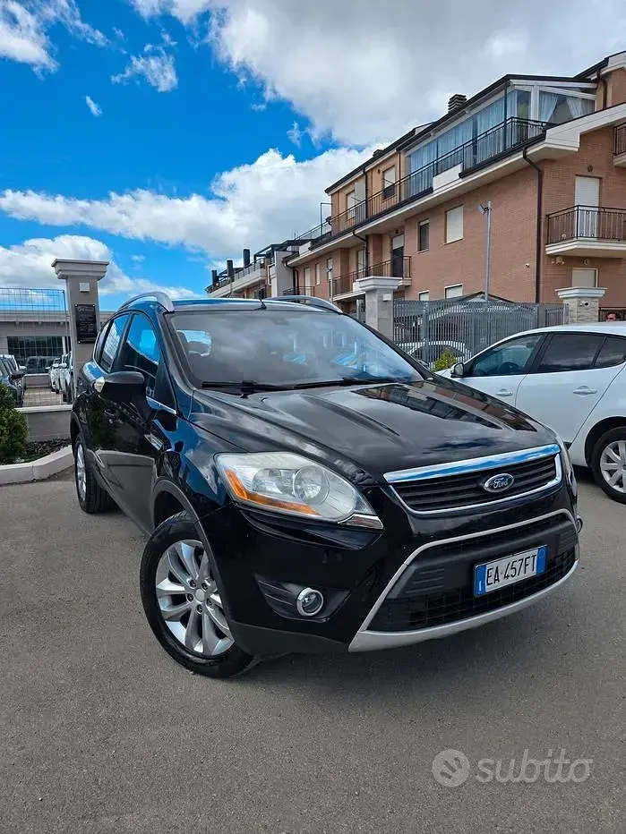 Usata Ford Kuga 136 CV (100 kW) 2010 Nero SUV