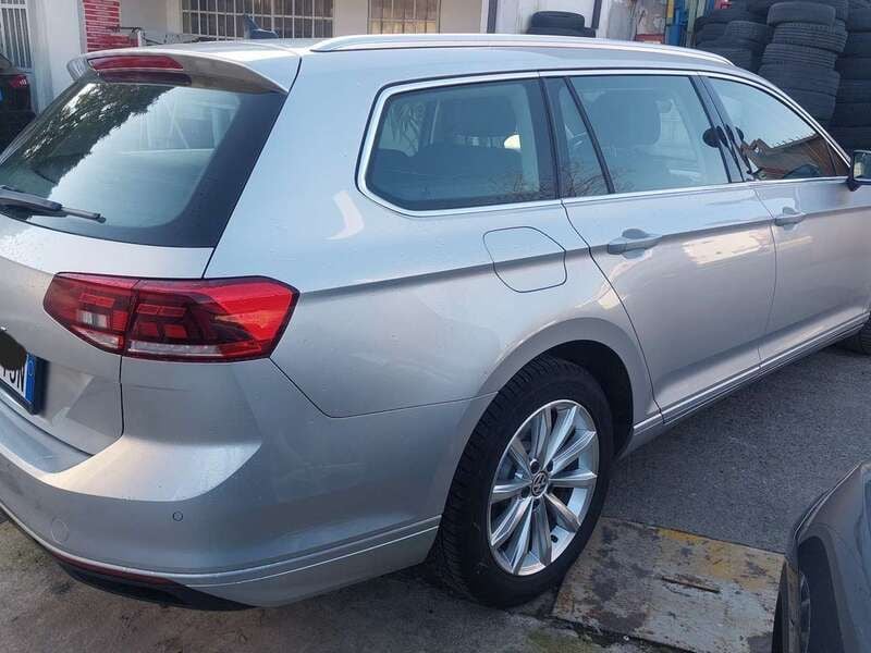 Käytetty VW Passat Business 150 HP (110 kW) 2020 Hopea Farmari