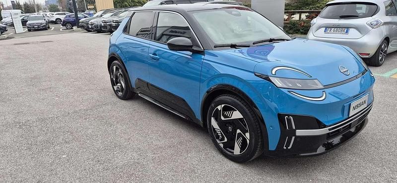 Nuova Nissan Micra Evolve 110 kW (150 CV) 2026 Authentic blue / black Utilitaria