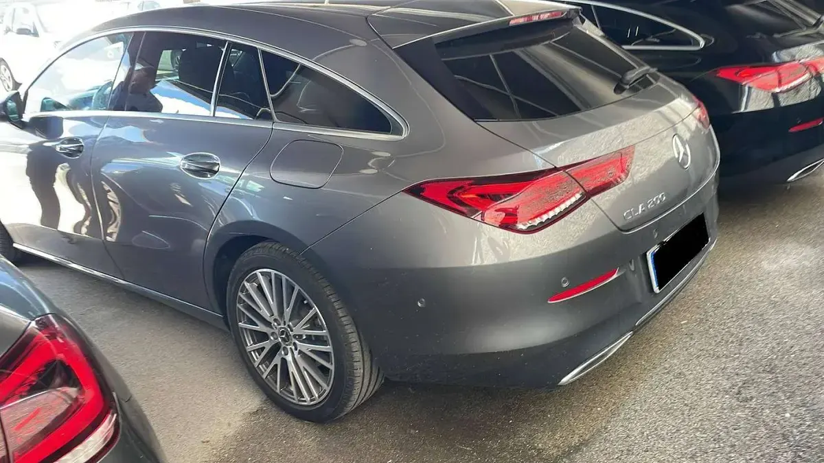 Usata Mercedes CLA200 Shooting Brake Premium 150 CV (110 kW) 2021 Argento Station wagon