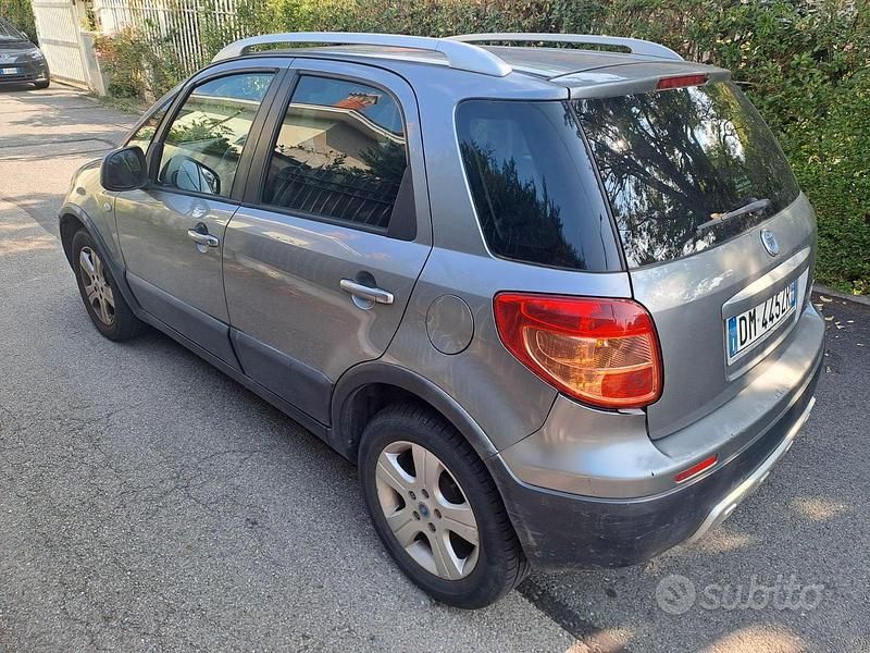 Usata Fiat Sedici Dynamic 120 CV (88 kW) 2008 Grigio SUV