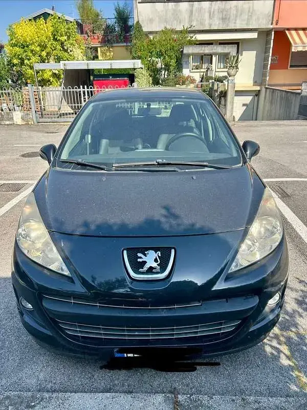 Usata Peugeot 207 Active 73 CV (53 kW) 2012 Nero Berlina