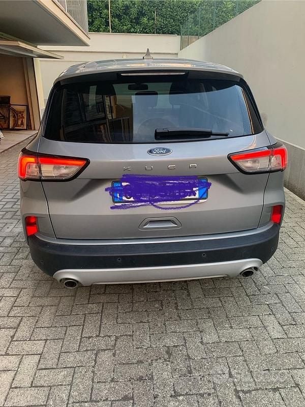 Usata Ford Kuga 120 CV (88 kW) 2020 Grigio SUV