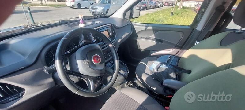 Usata Fiat Doblò Lounge 105 CV (77 kW) 2015 Nero Monovolume