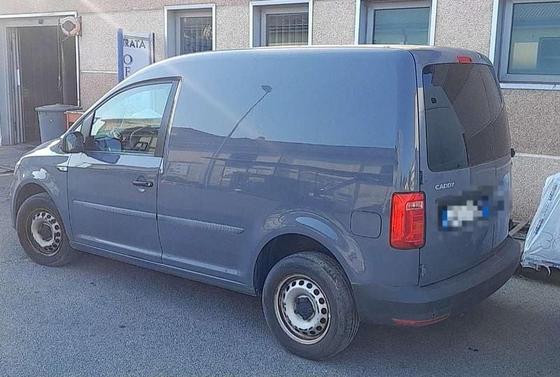 Usata VW Caddy 110 CV (80 kW) 2021 Grigio Monovolume