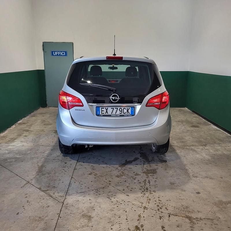 Usata Opel Meriva Cosmo 120 CV (88 kW) 2014 Argento Monovolume