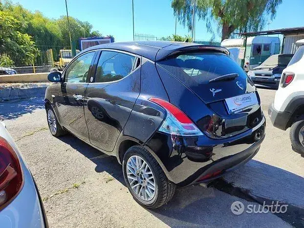 Usata Lancia Ypsilon 95 CV (69 kW) 2013 Grigio Utilitaria