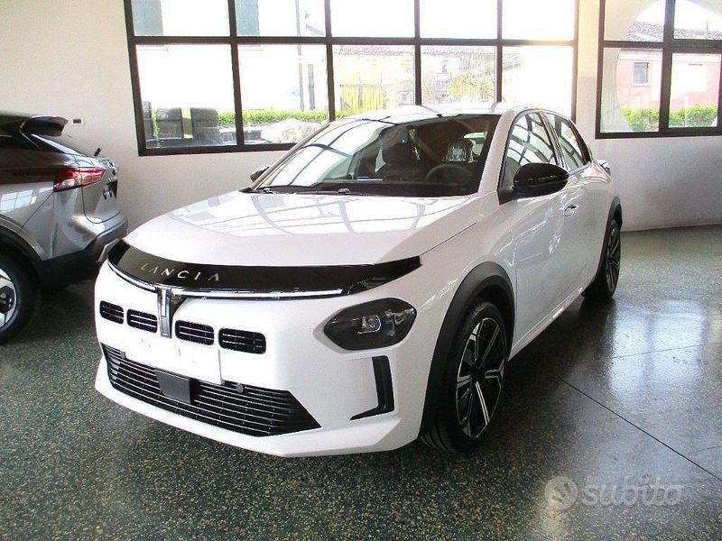 Nuova Lancia Ypsilon 101 CV (74 kW) 2025 Bianco Utilitaria