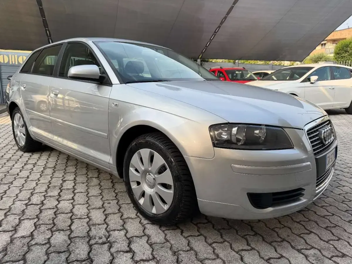 Usata Audi A3 Sportback Ambition 102 CV (75 kW) 2005 Argento Utilitaria