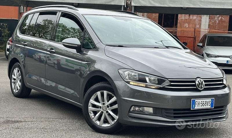 Usata VW Touran Executive 115 CV (84 kW) 2017 Grigio Monovolume
