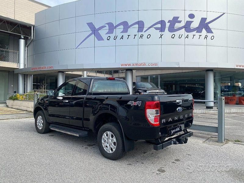 Usata Ford Ranger XLT 160 CV (117 kW) 2017 Nero metallizzato Pick-up