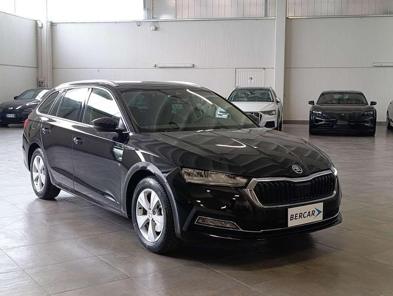 Usata Skoda Octavia Executive 150 CV (110 kW) 2023 Nero Station wagon