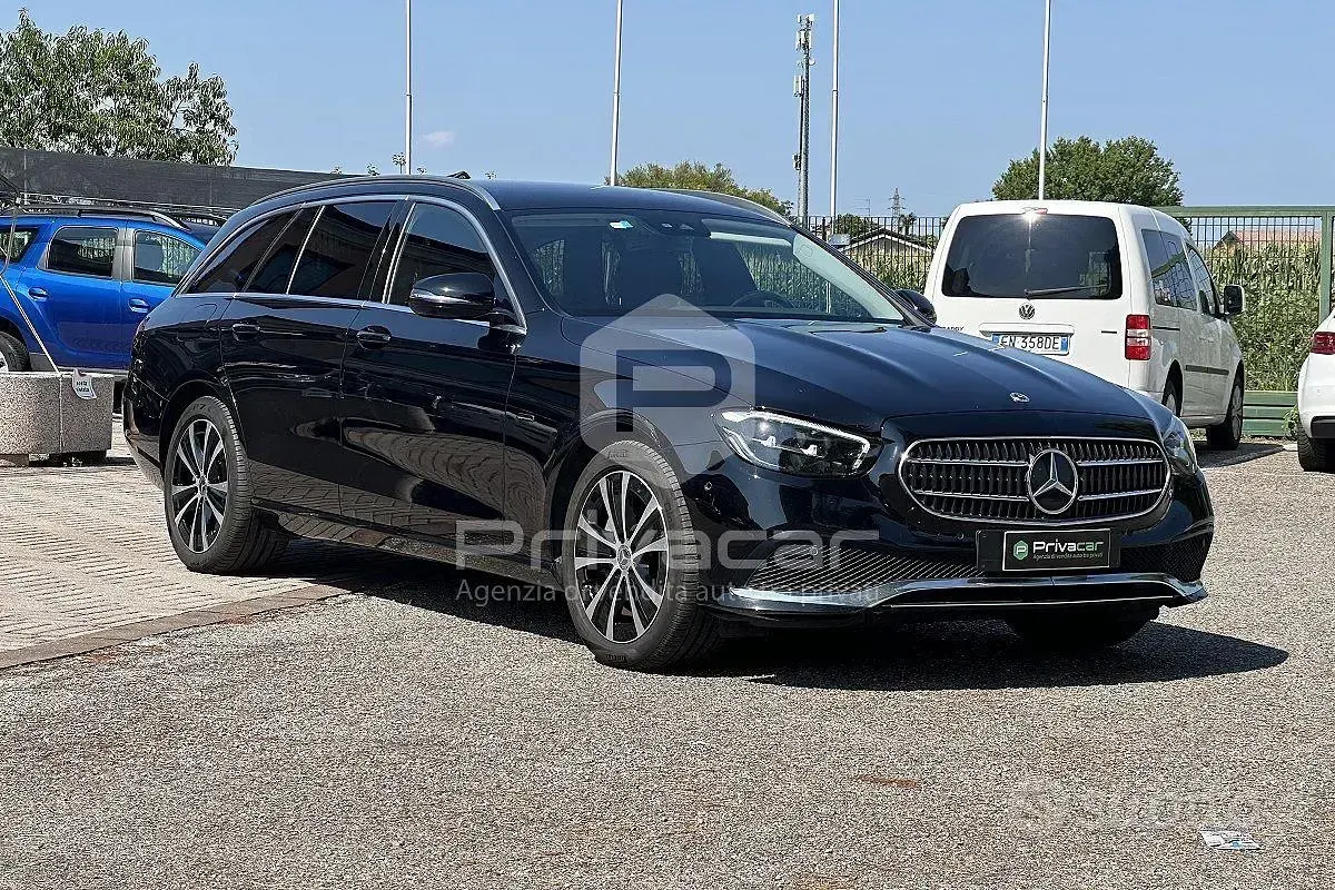 Usata Mercedes E300 Exclusive 211 CV (155 kW) 2021 Nero Station wagon