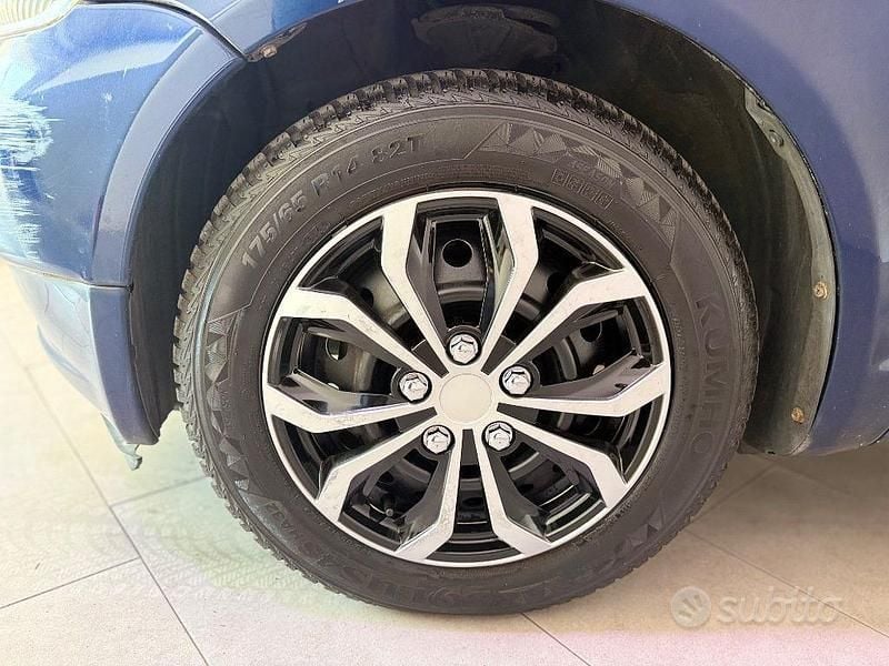 Usata Toyota Yaris Sol 68 CV (50 kW) 2002 Blu Berlina