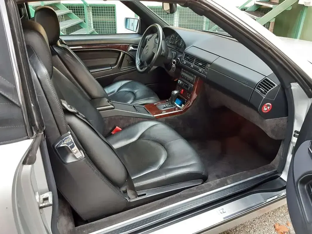 Usata Mercedes SL320 231 CV (169 kW) 1998 Argento Cabrio