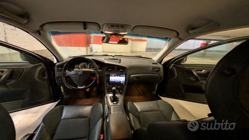 Usata Volvo V70 185 CV (136 kW) 2007 Nero Station wagon