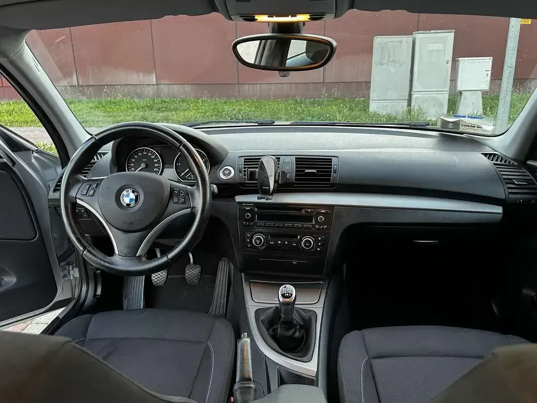 Usata BMW 118 Sport Line 143 CV (105 kW) 2010 Utilitaria