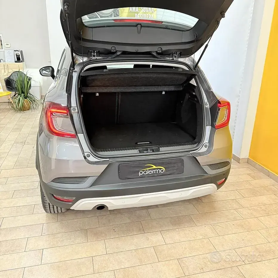 Usata Renault Captur Business 116 CV (85 kW) 2021 Grigio SUV