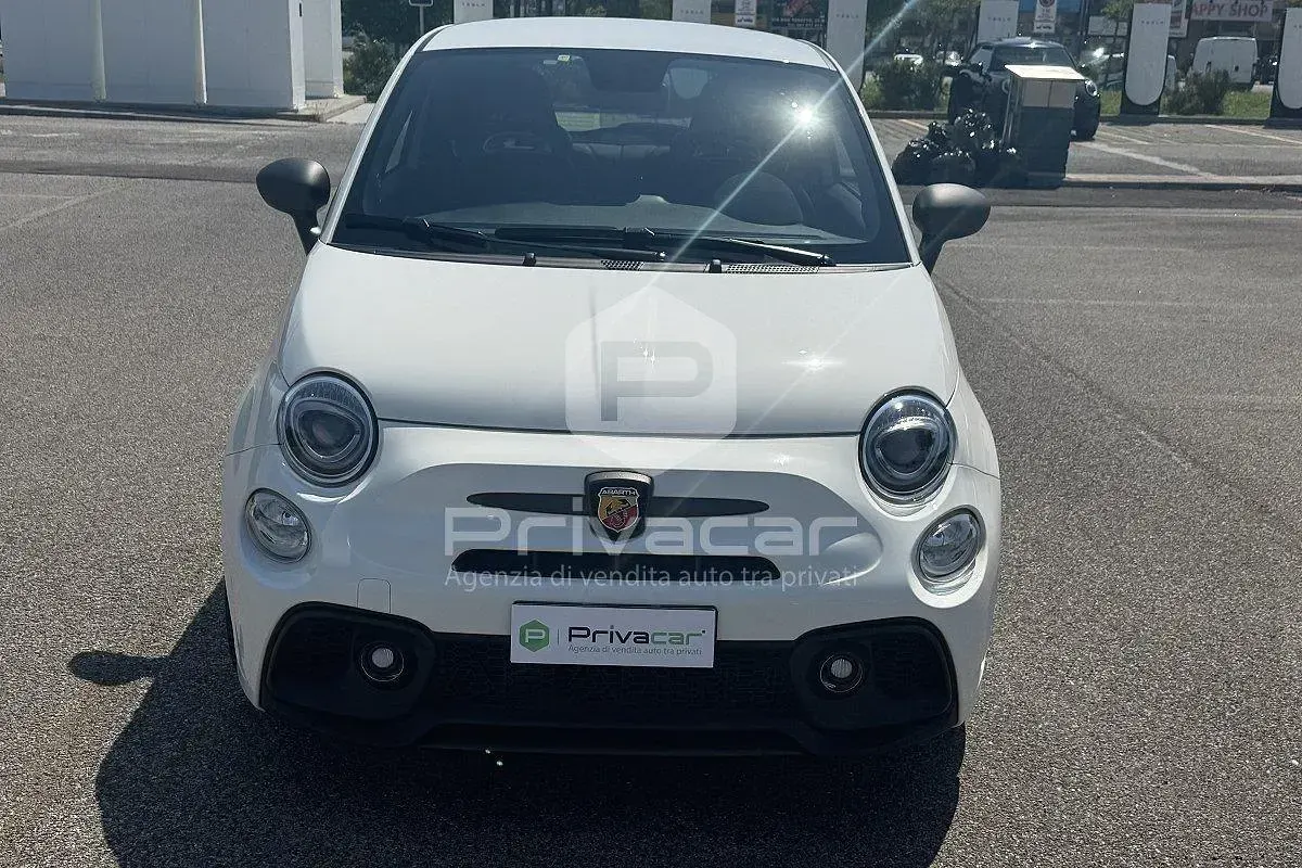 Usata Abarth 695 180 CV (132 kW) 2024 Bianco Utilitaria