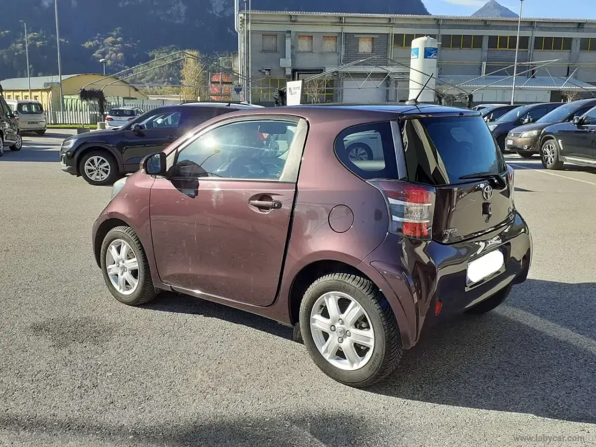 Usata Toyota iQ 68 CV (50 kW) 2009 Lilla Utilitaria