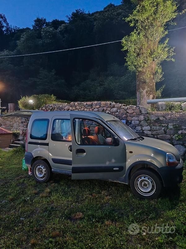 Usata Renault Kangoo 80 CV (58 kW) 2002 Monovolume